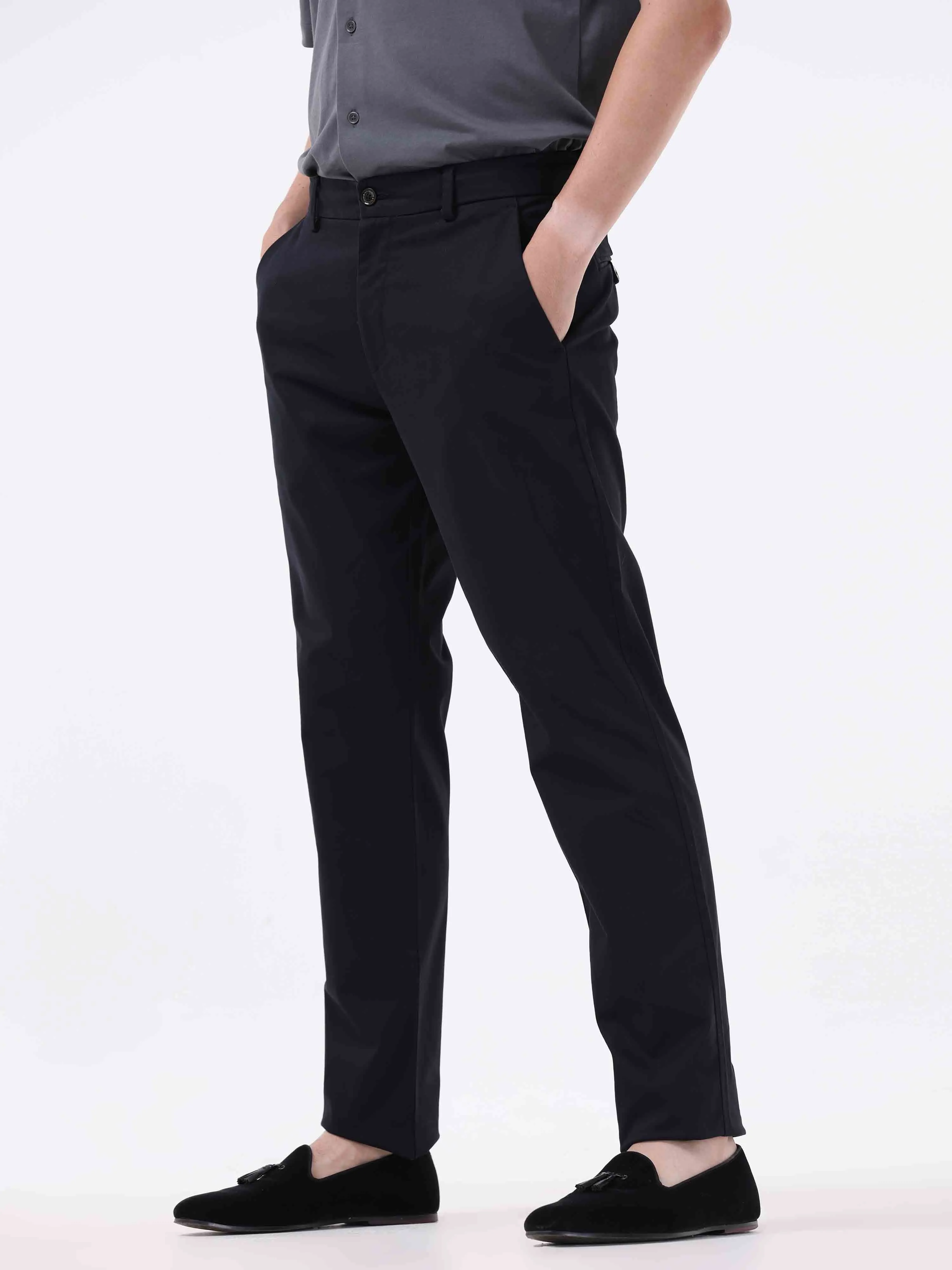 Broken Signature Black Chino