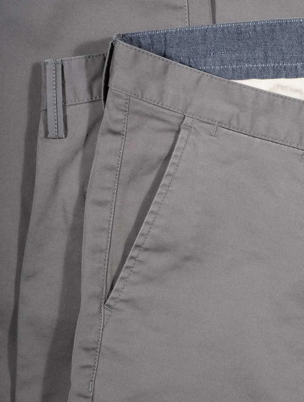 Slim Twill Chino Graphite