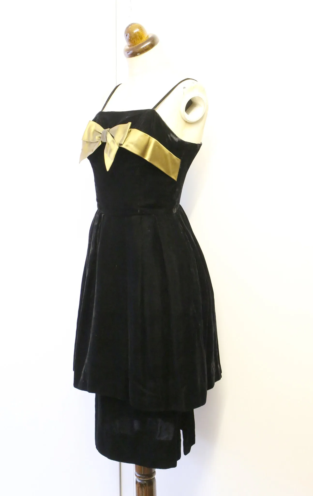 Vintage 1950s Black Velvet Cocktail Dress